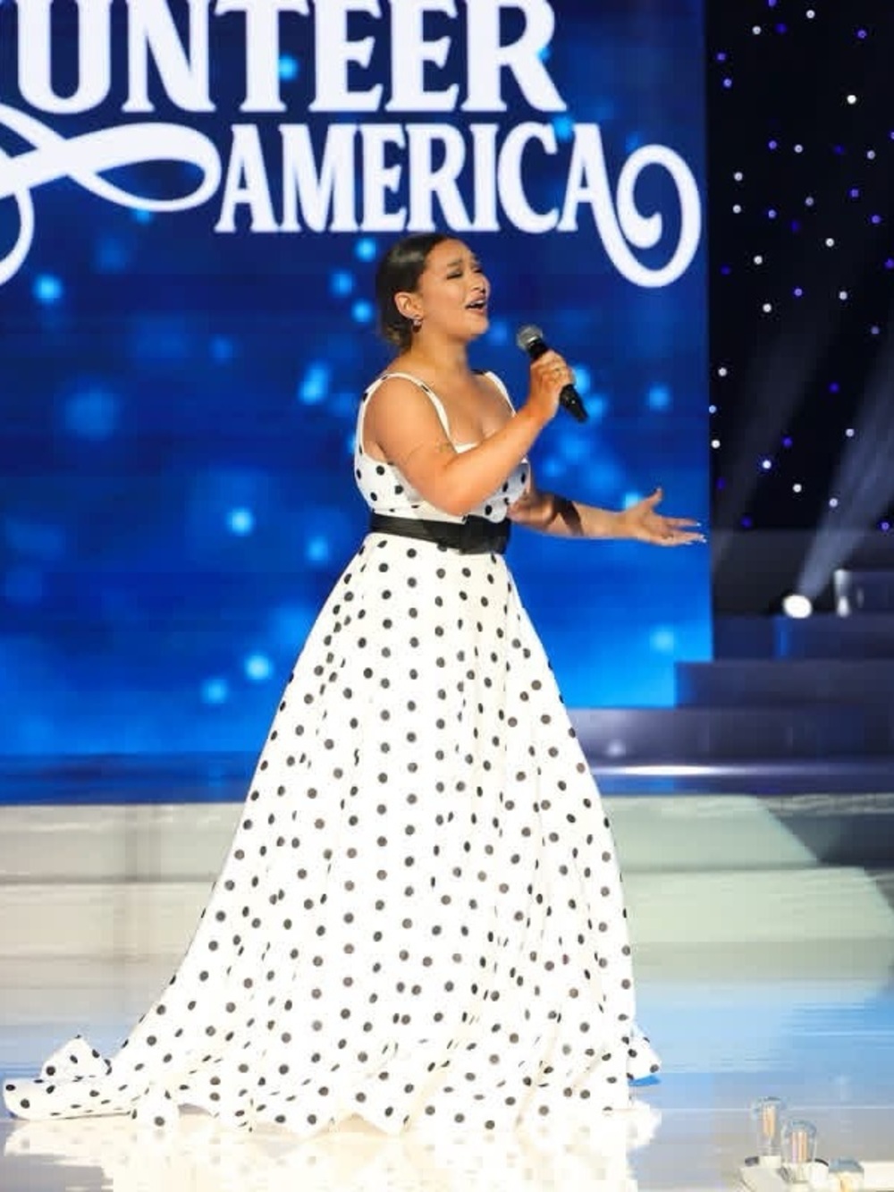 Polka Dot White & Black Ball Gown with Fuchsia Belt - Picture 5 of 6